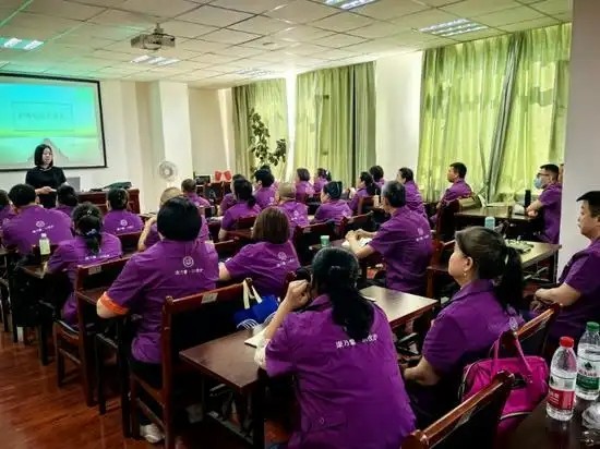 家政服務進社區(qū)：以政策為引領 繪就民生服務新圖景